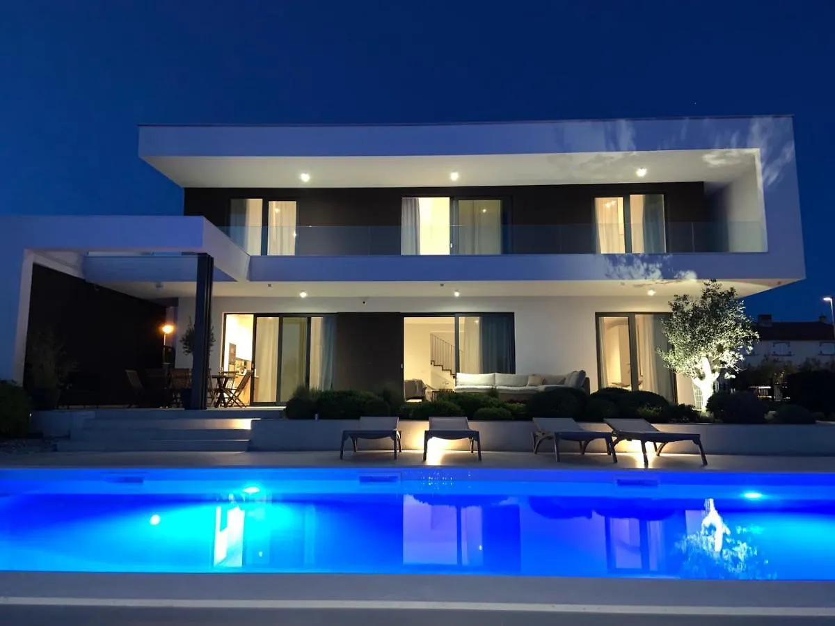 Sealine Villa Pula