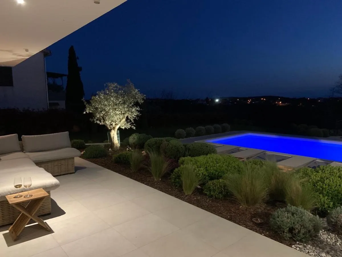 Sealine Villa Pula 0*,  Hırvatistan