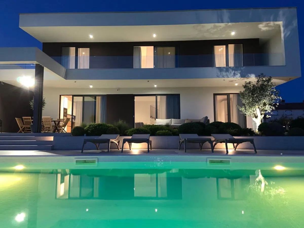Sealine Villa Pula