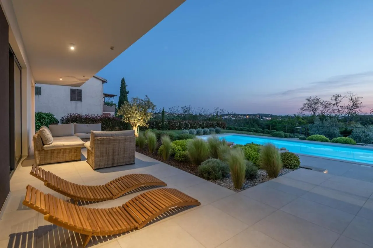 Sealine Villa プーラ